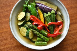 夏野菜の揚げびたしのレシピ/作り方：白ごはん.Com