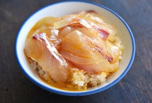 超簡単 鯛の刺身のtkg 卵かけご飯のレシピ 作り方 白ごはん Com