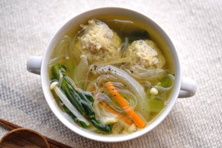 鶏団子の春雨スープ